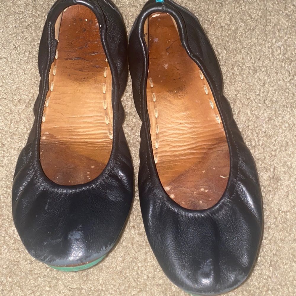 Black leather tieks